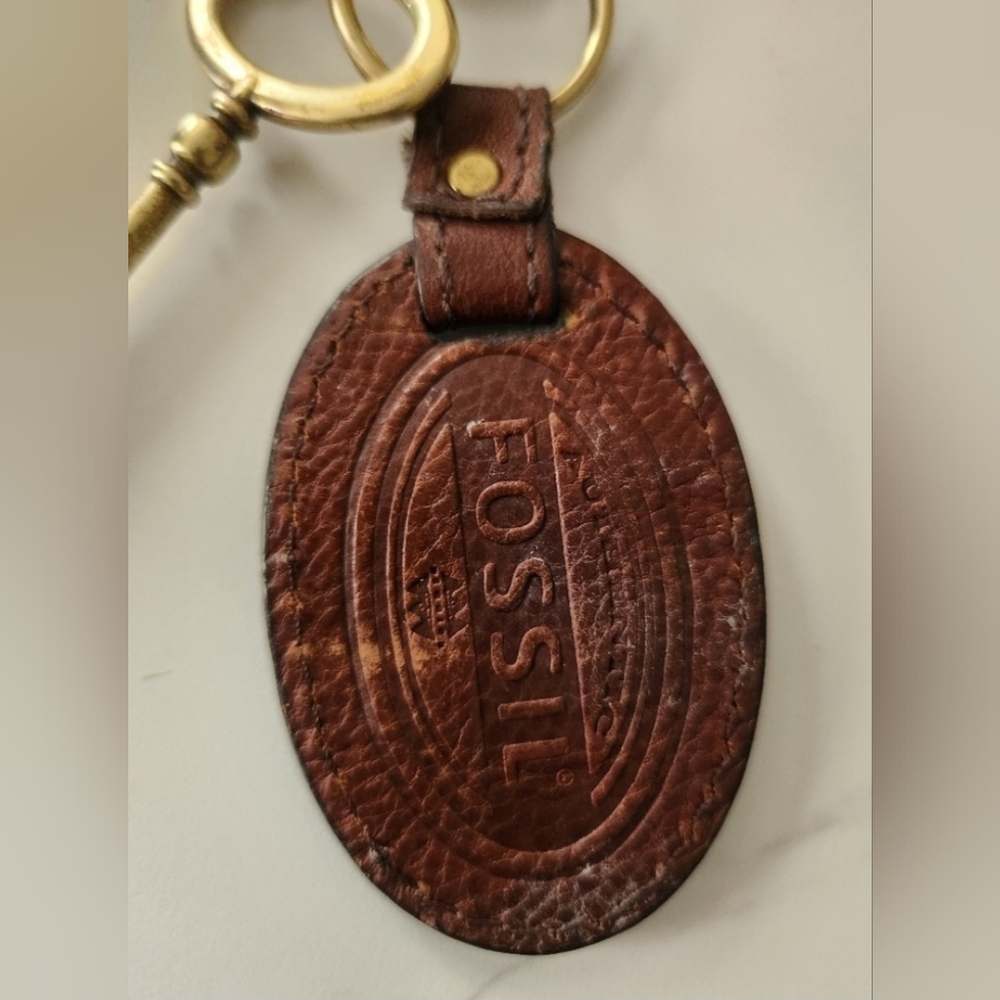 Fossil Vintage Dark Brown Leather Key Fob with Brass Key Charm - Picture 6 of 7